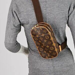 Louis Vuitton Monogram Canvas Pochette Gange Crossbody Bag – Vintage Luxury